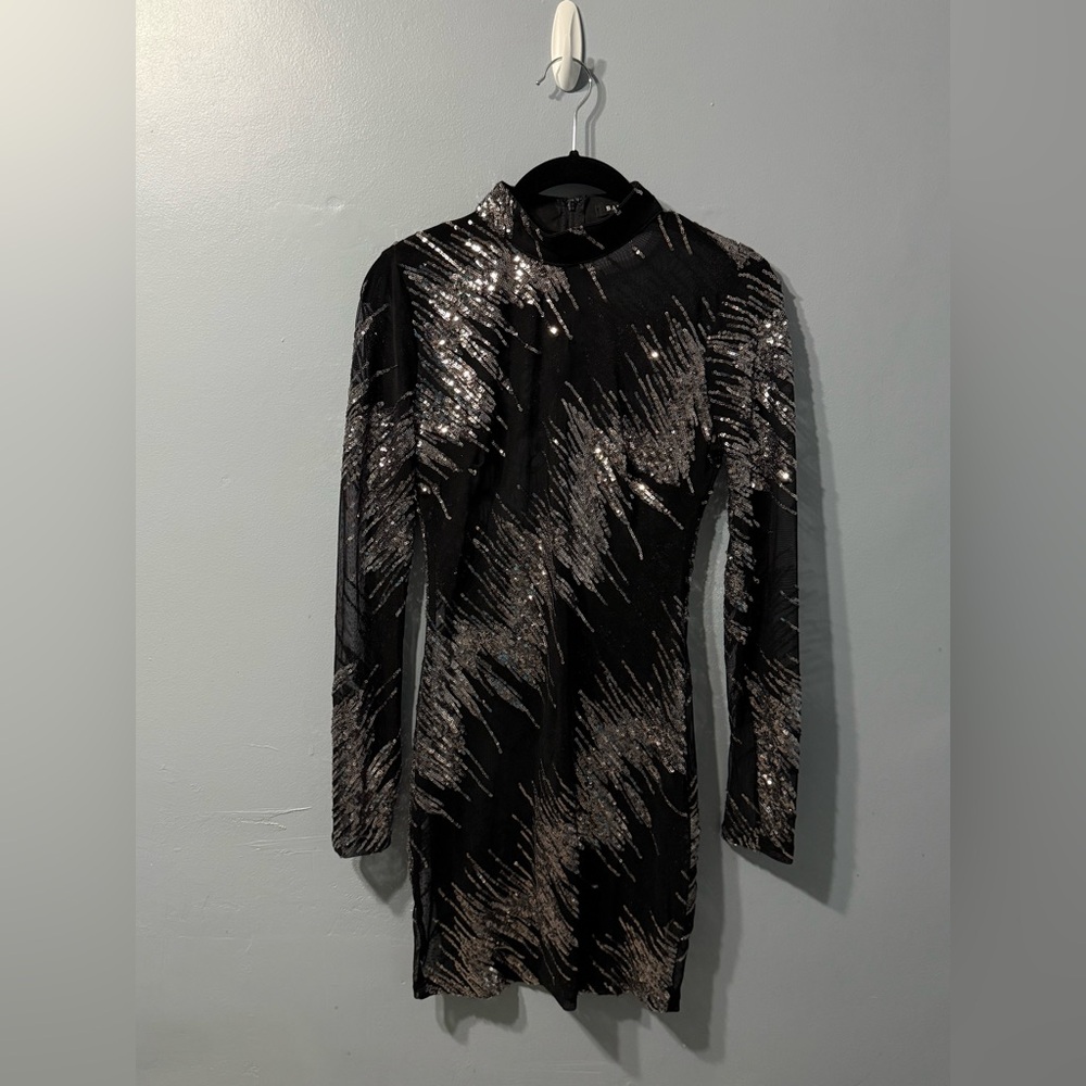 Banjul Sheer Sequin Mini Long Sleeve Dress with Back Zipper Women’s Size Medium